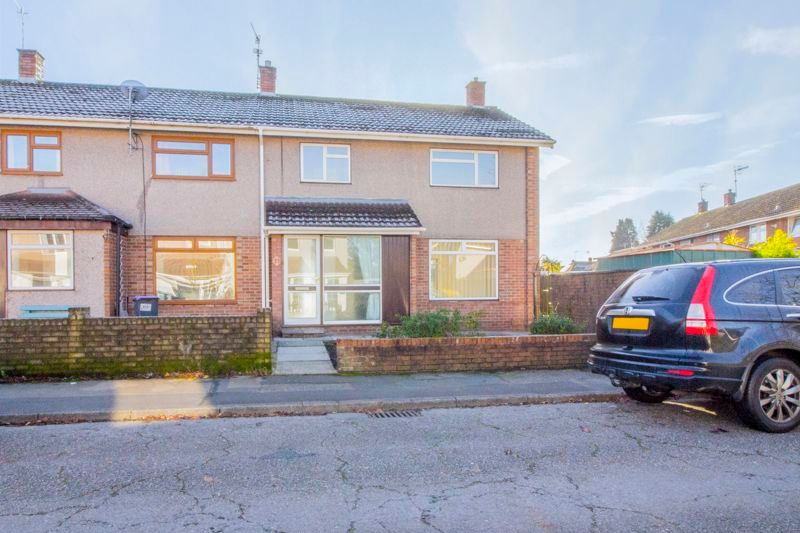 3 bed terraced house for sale in Caernarvon Crescent, Llanyravon