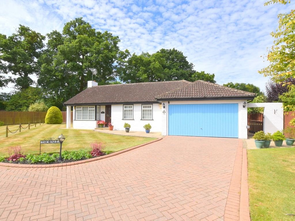 3 bed bungalow for sale in Parkside Place, East Horsley KT24 Zoopla
