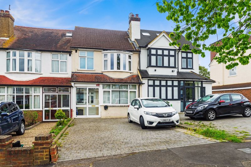 3 bed terraced house for sale in Bridgewood Road, Worcester Park KT4, £