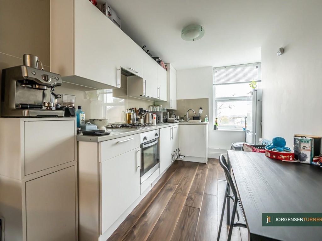 1 bed flat to rent in Kilburn High Road, Kilburn, London NW6, £1,650