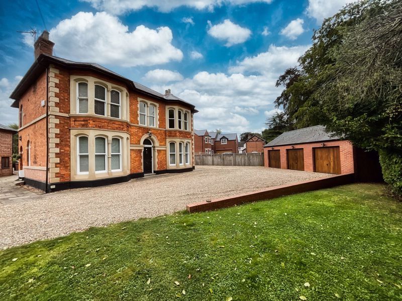 2 bed property for sale in London Road, Stapeley, Nantwich, Cheshire