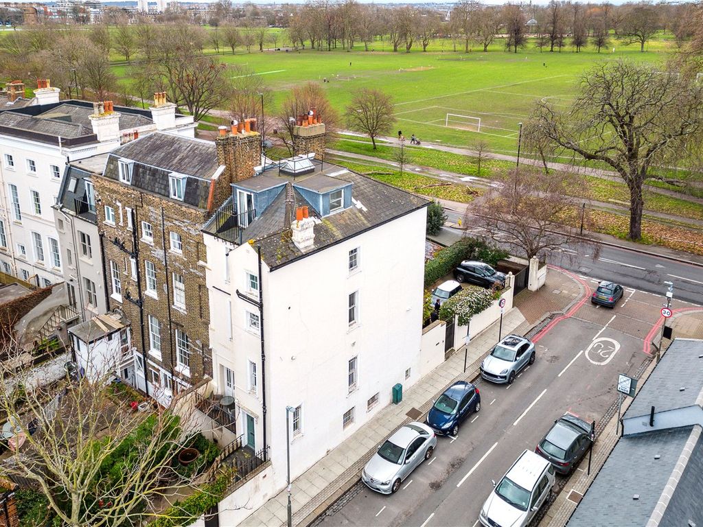 5 bed end terrace house for sale in Clapham Common North Side, London