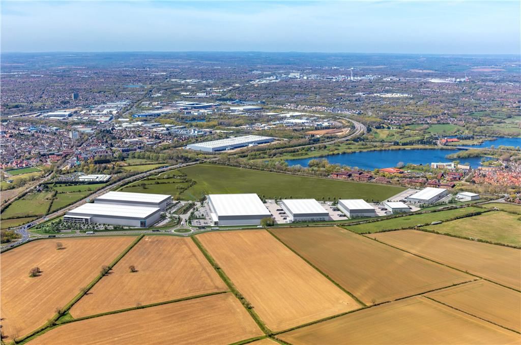 Light industrial to let in Plp Logistics Business Park, Brickhill Road