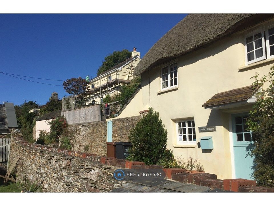 3 bed semidetached house to rent in West Buckland, West Buckland