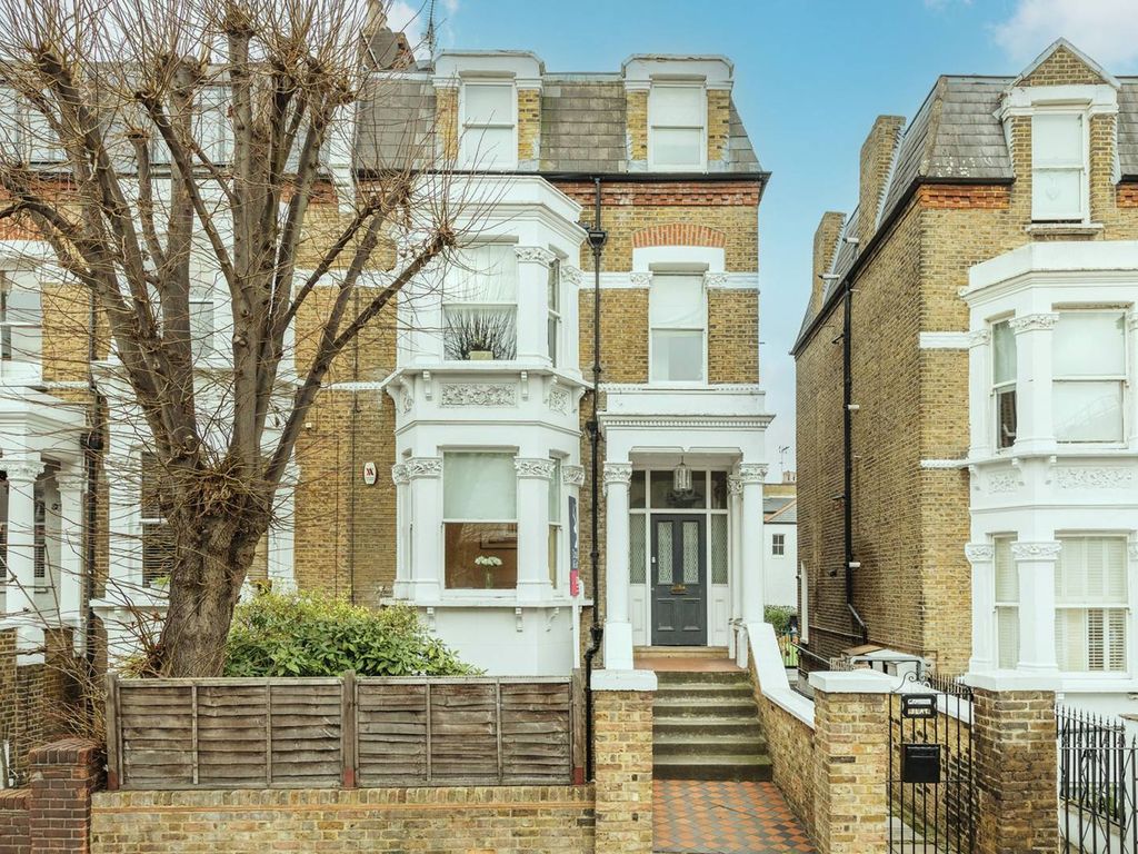 2 bed flat to rent in Fulham Road, Fulham, London SW6, £2,600 pcm Zoopla