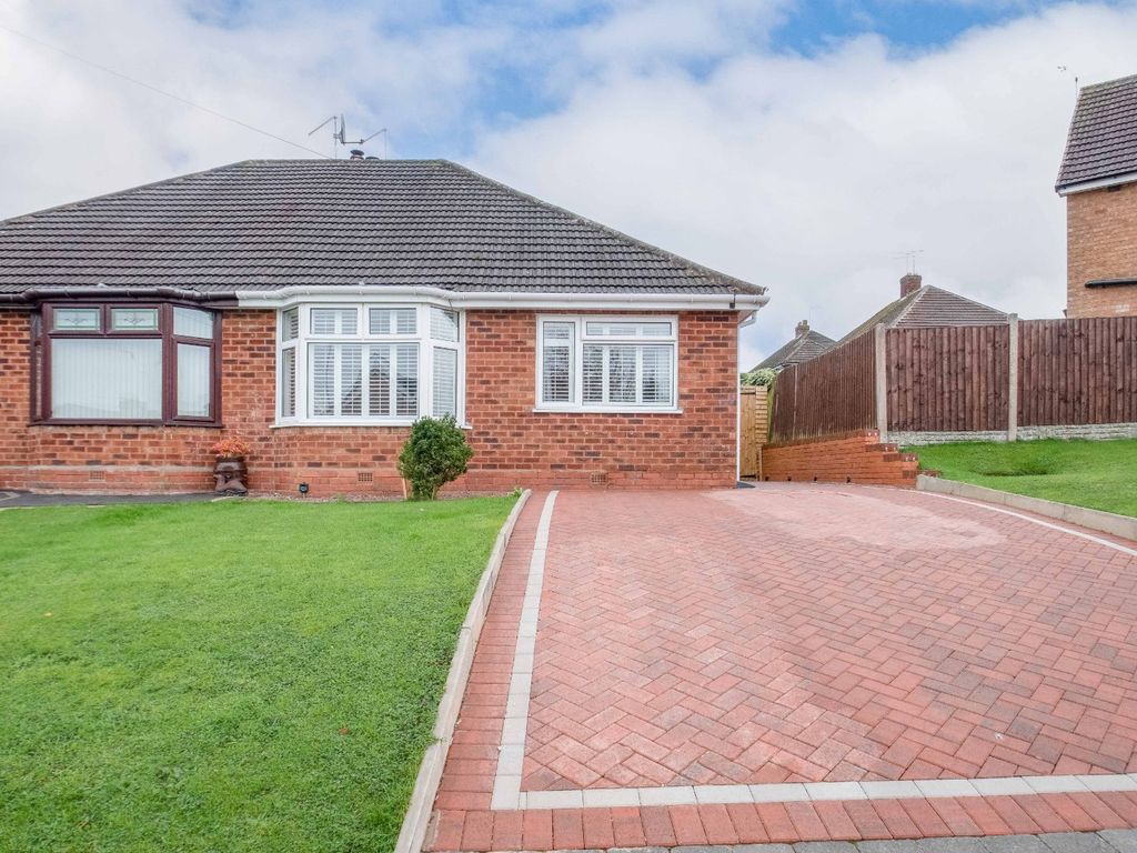 2 bed bungalow for sale in Malvern Road, Redditch, Worcestershire B97