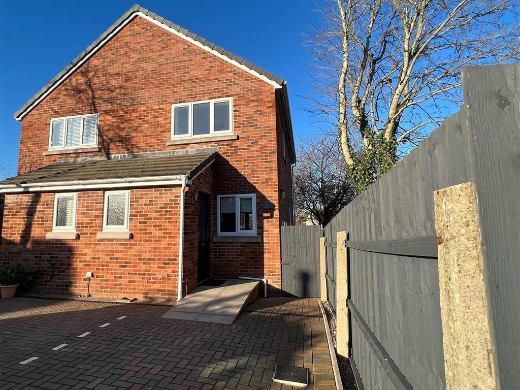 2 bed semidetached house to rent in Copley Drive, Coleford GL16 Zoopla