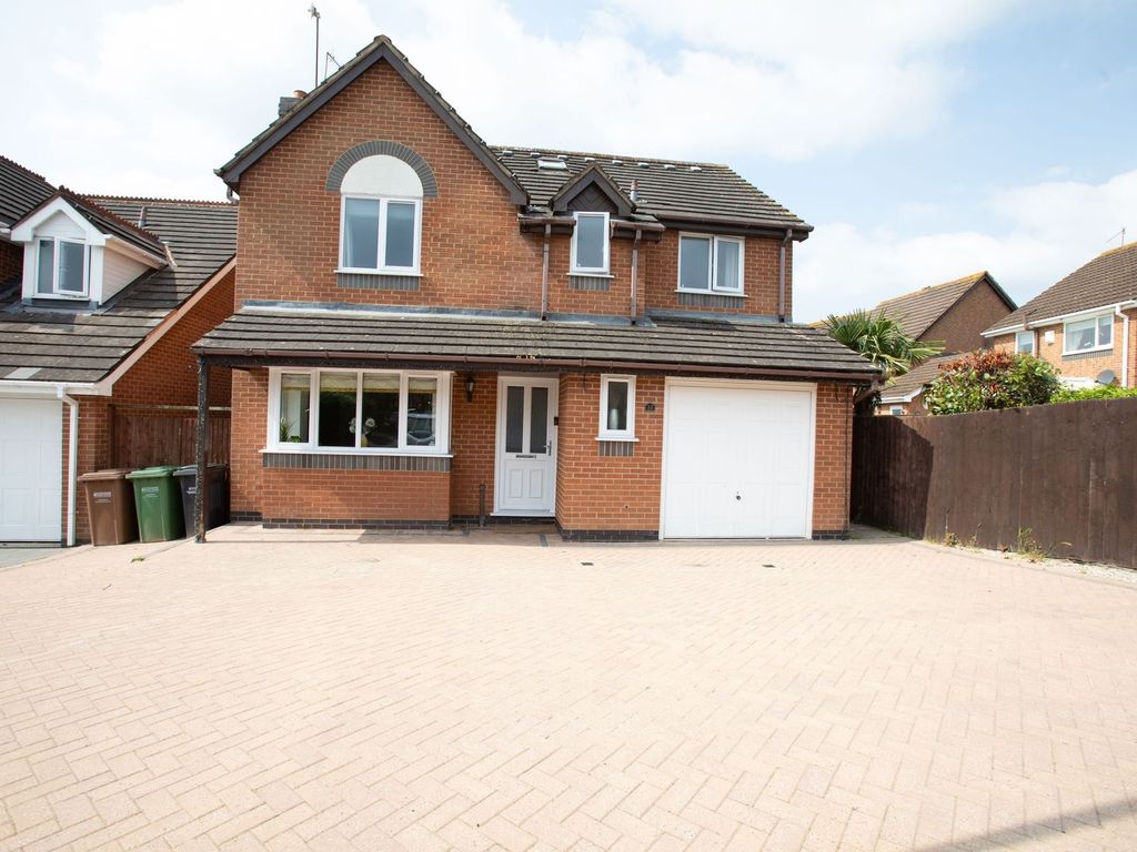 5 bed detached house for sale in Talavera Road, Norton WR5, £525,000