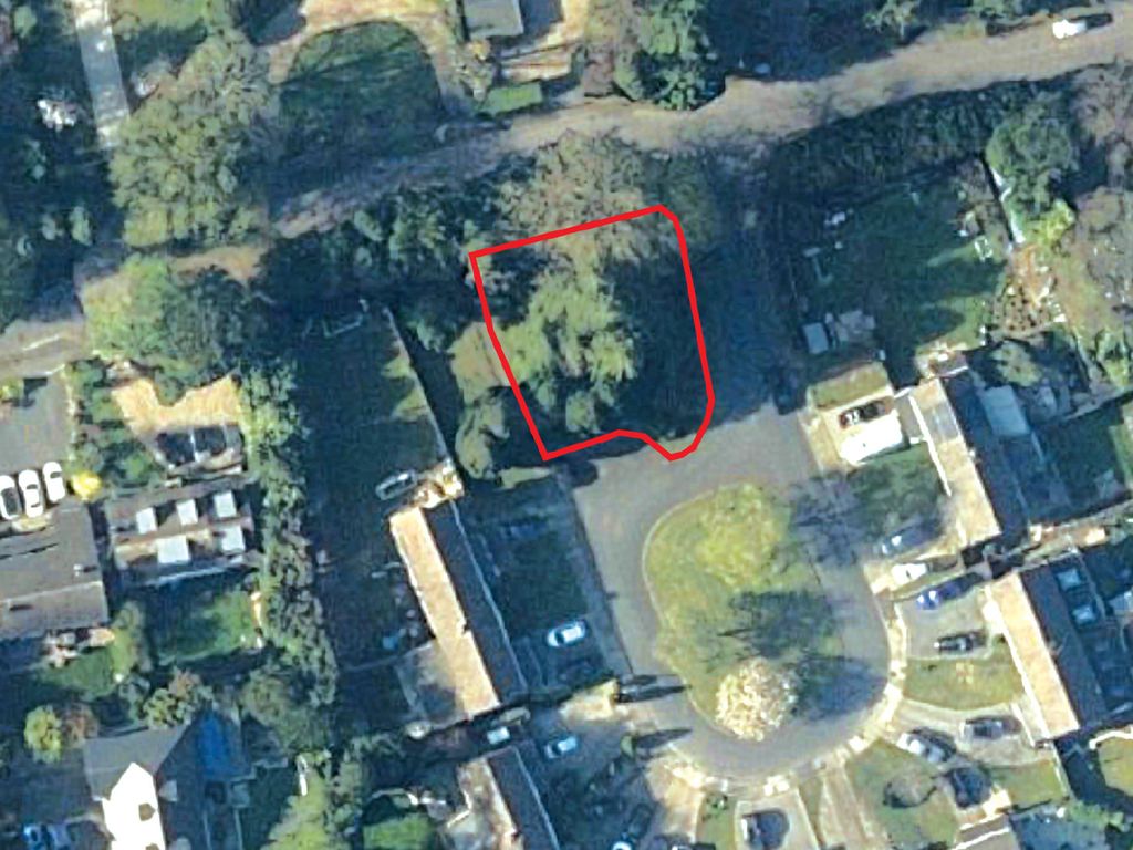 Land for sale in Avenue Close, Tadworth KT20, £10,000 Zoopla