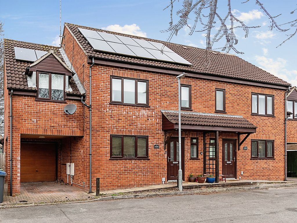 3 bed semidetached house for sale in Sidney Wood Court, Loyalty Street