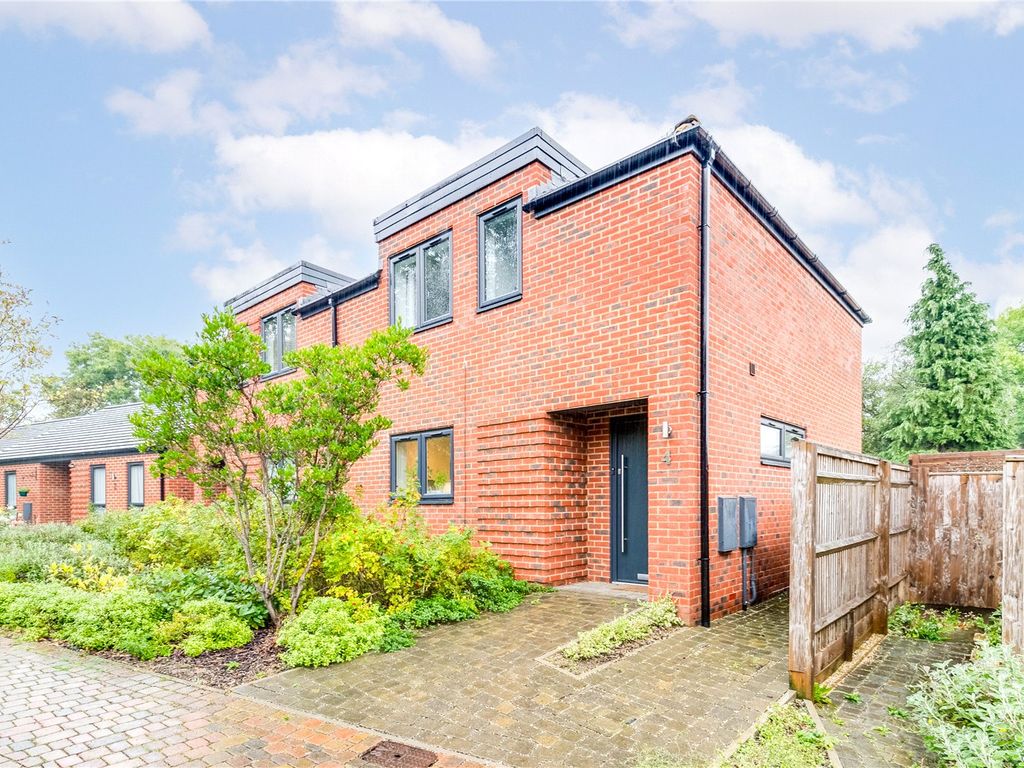 2 bed semidetached house for sale in Chapelfield Close, Welwyn Garden