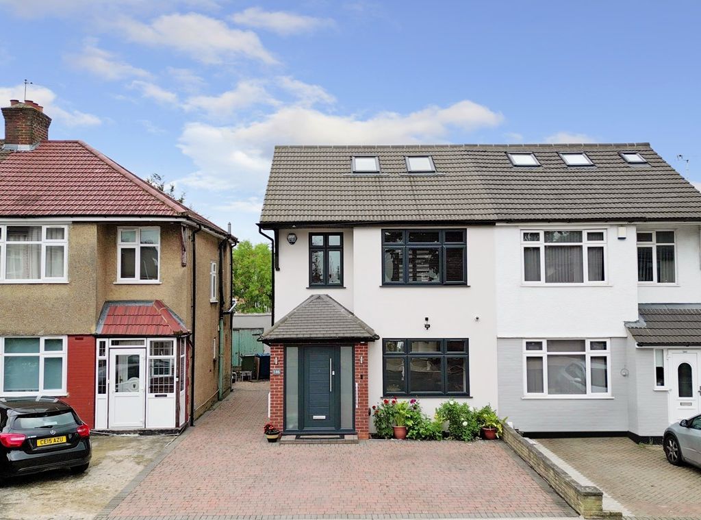 3 bed semidetached house for sale in Uppingham Avenue, Stanmore HA7, £