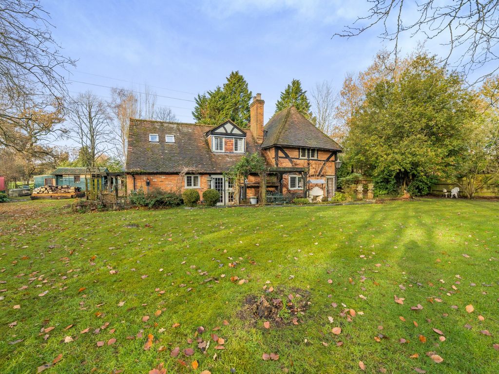 4 bed cottage for sale in Pyrford, Surrey GU22 Zoopla