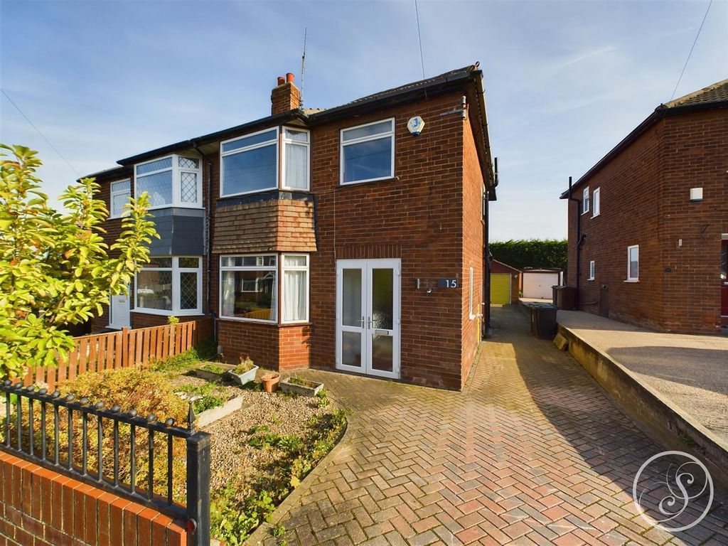 3 bed semidetached house for sale in Templestowe Hill, Halton, Leeds