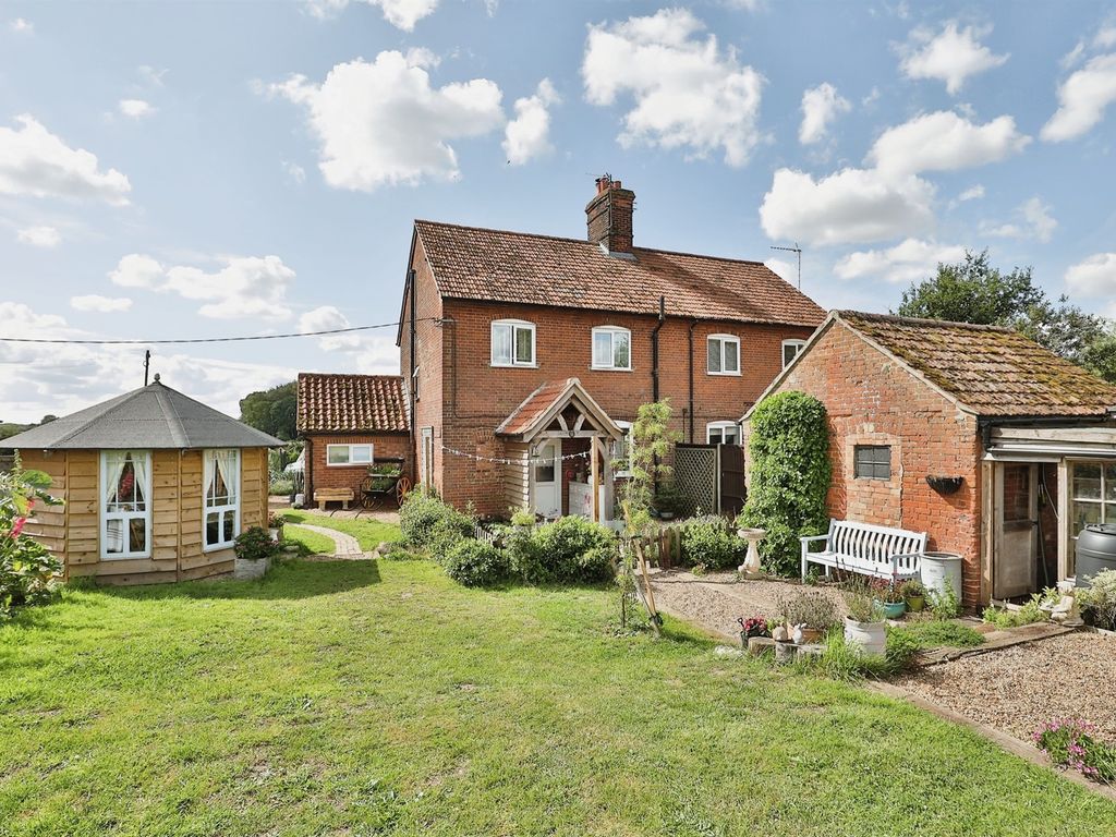 3 bed semidetached house for sale in Barmer Cottages, Syderstone, King