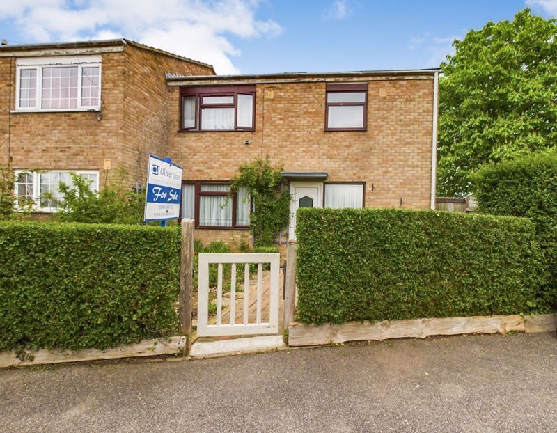 4 bed end terrace house for sale in Norfolk Road, Huntingdon