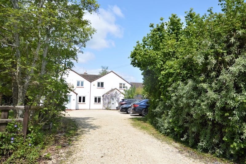 3 bed semidetached house for sale in Brill Road, Oakley