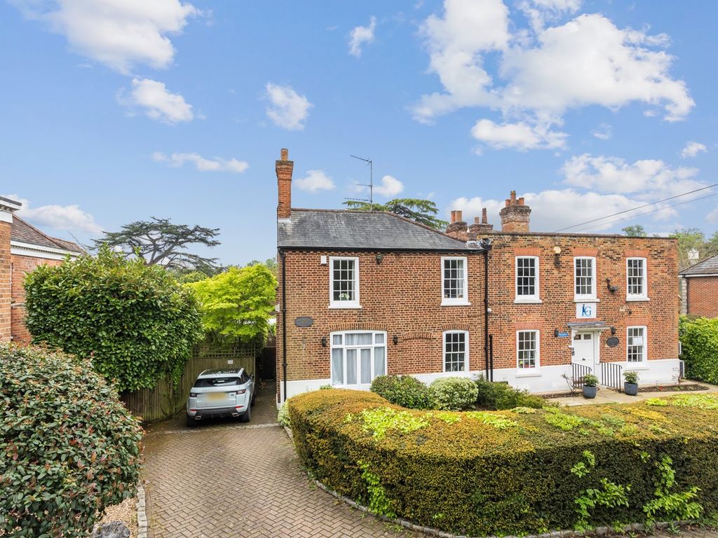 4 bed property for sale in Park Lane, Stanmore HA7, £950,000 Zoopla