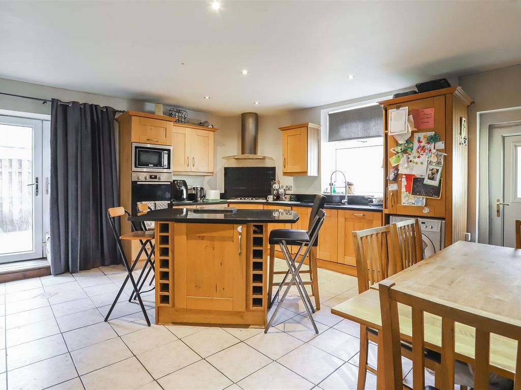 4 bed end terrace house for sale in Road, Rossendale BB4 Zoopla
