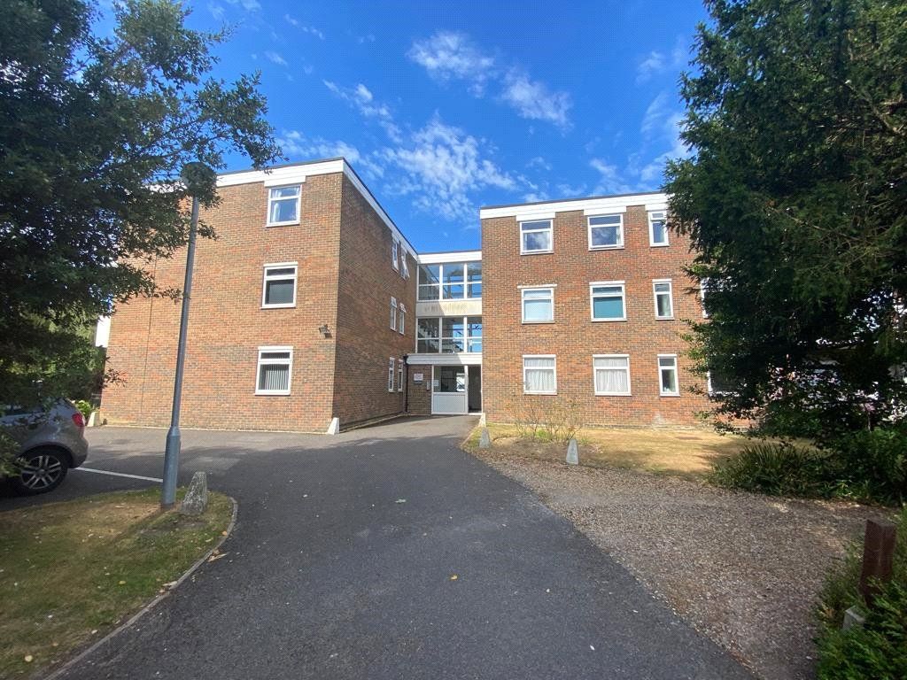 2 bed flat to rent in Clare Lodge, Sea Lane, Rustington, Littlehampton