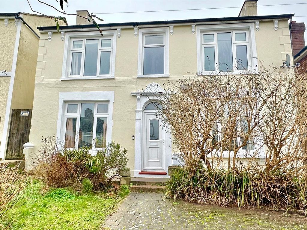 4 bed detached house for sale in Victoria Avenue, Hastings TN35, £