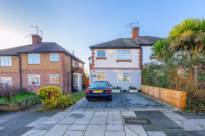 2 bed flat for sale in Carr Road, Northolt UB5 Zoopla