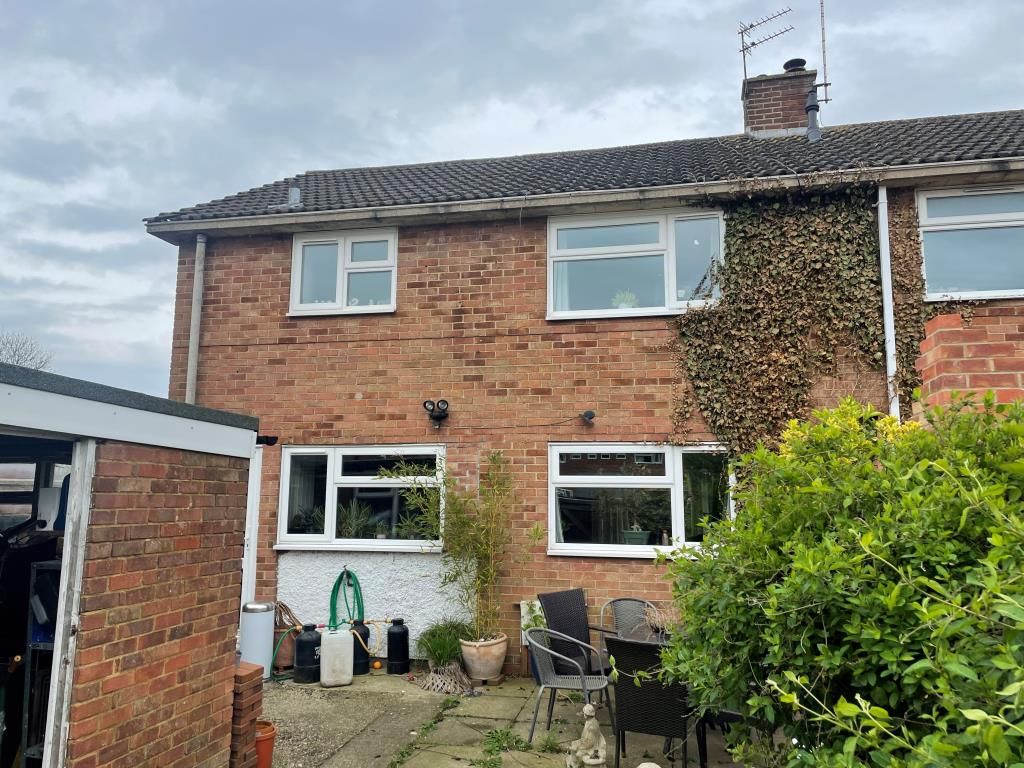 3 bed end terrace house for sale in Oakfield Road, Aylesbury HP20 Zoopla