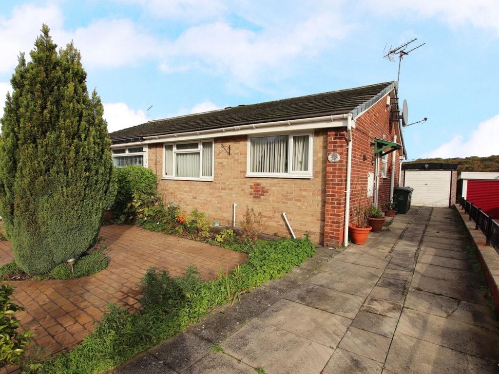 2 bed semidetached bungalow for sale in Oakdale Drive, Bradford BD10