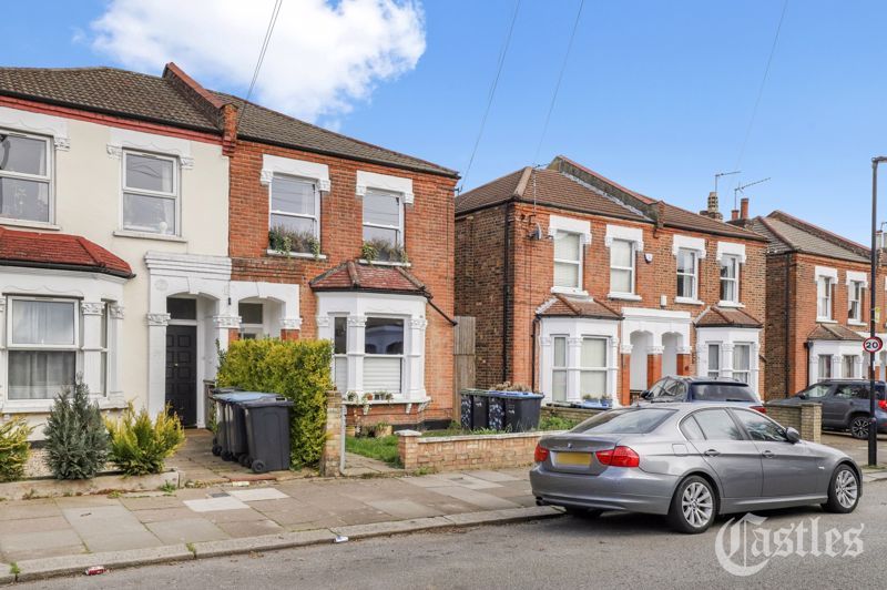 2 bed flat for sale in Goring Road, Bounds Green N11 Zoopla