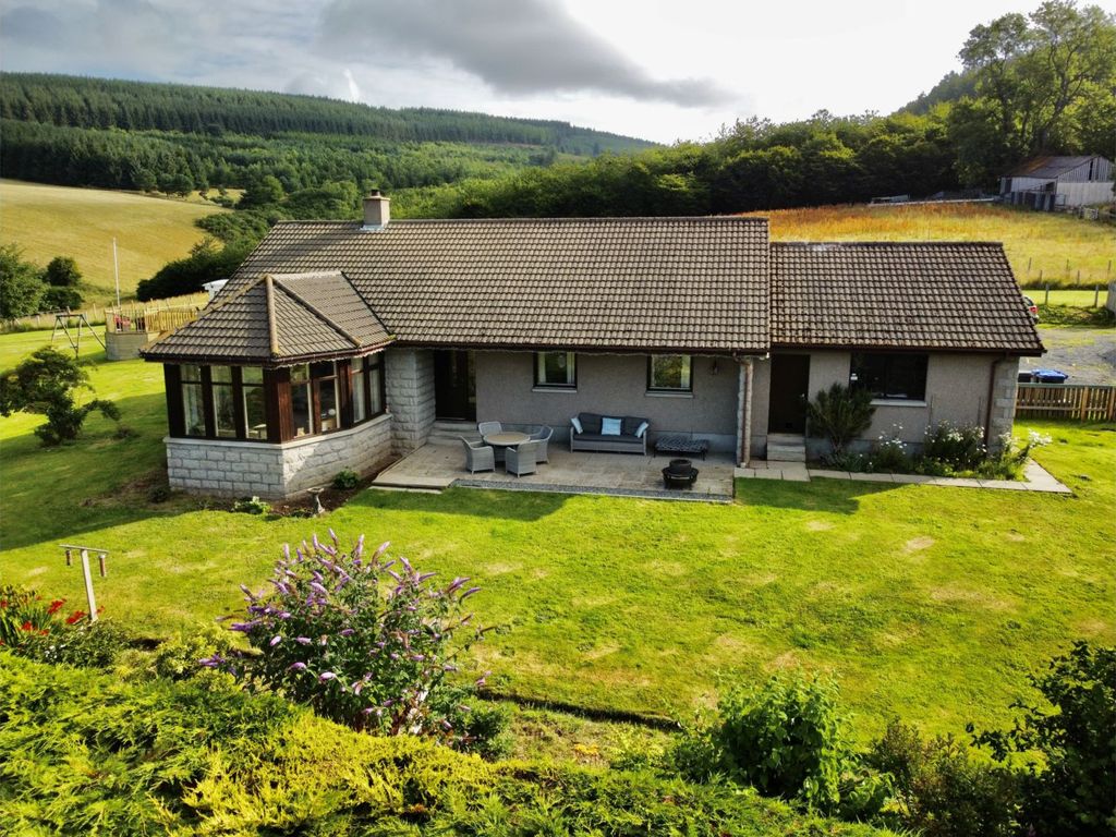 3 bed detached bungalow for sale in Huntly AB54 Zoopla