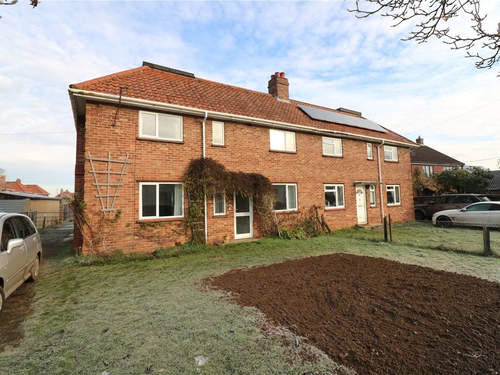 3 bed semidetached house for sale in Station Road, Spooner Row