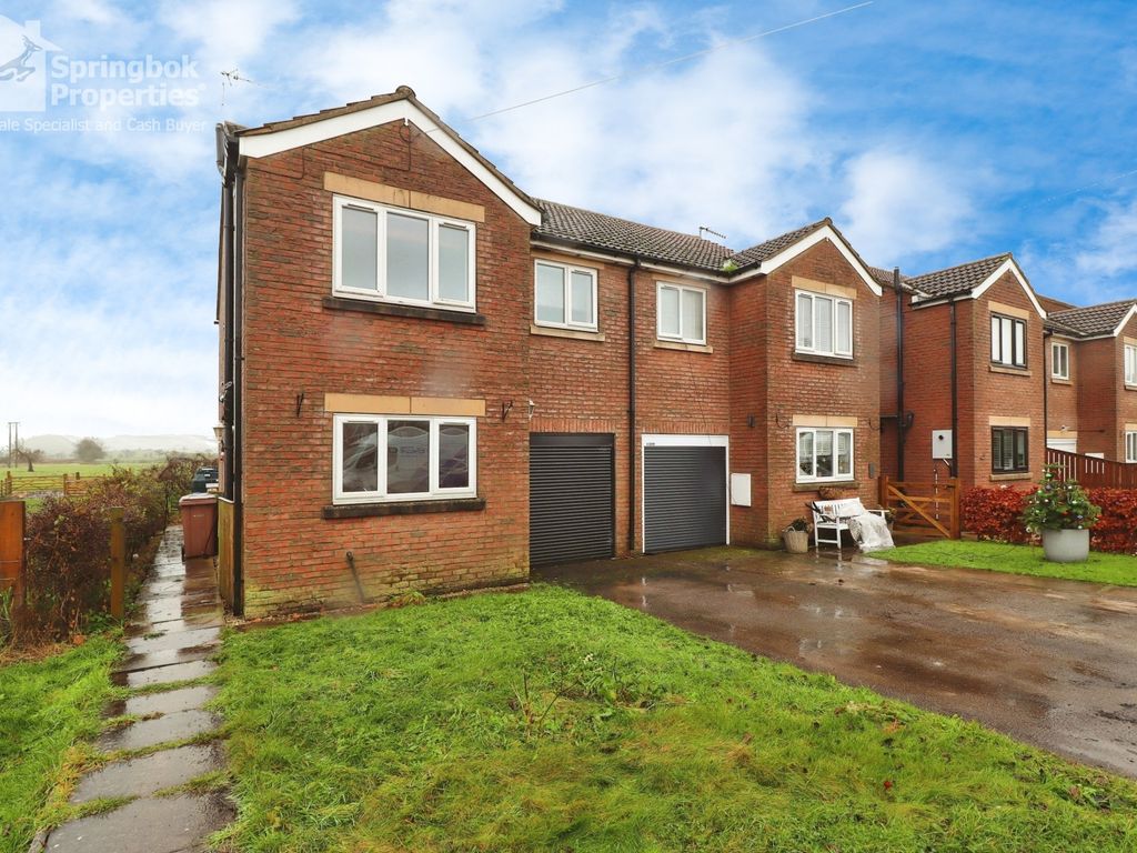 3 bed semidetached house for sale in Laking Mews, Wold Newton