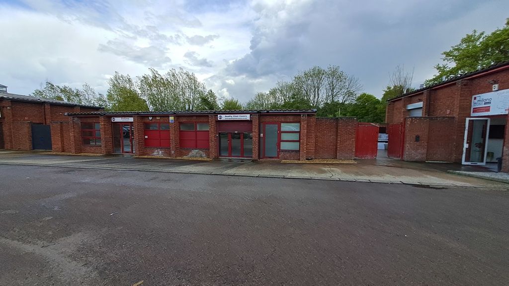 Retail premises to let in 63, Abbey Court, Bradwell Abbey, Milton