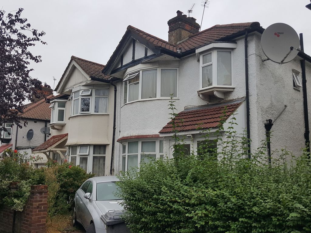 3 bed semidetached house to rent in Burnley Road, Dollis Hill NW10