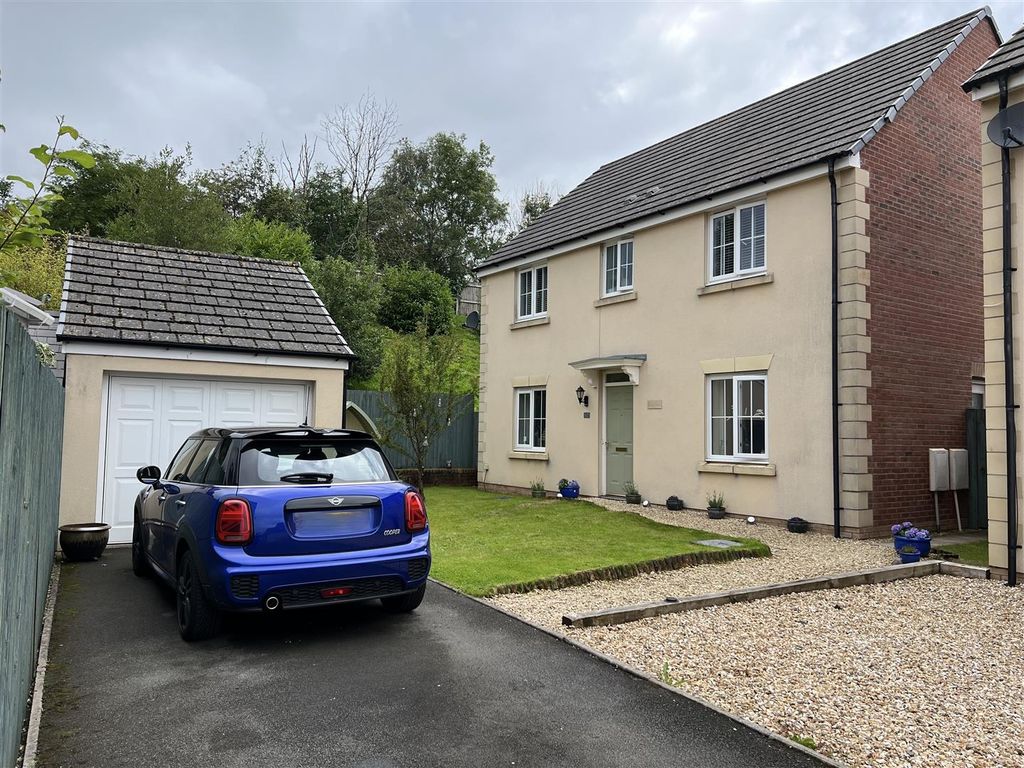 4 bed detached house for sale in Ffordd Y Glowyr, Betws, Ammanford SA18