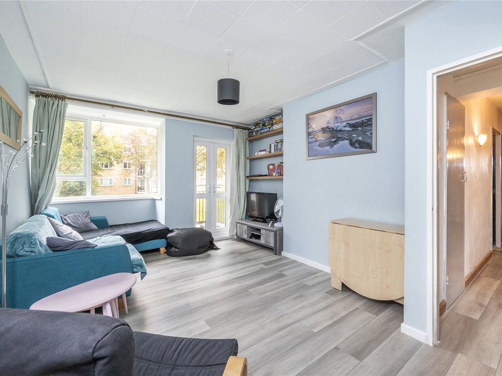 2 bed property for sale in Innes Gardens, Putney Heath SW15, £350,000