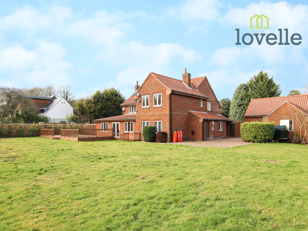 5 bed detached house for sale in Waltham Road, Barnoldby Le Beck DN37