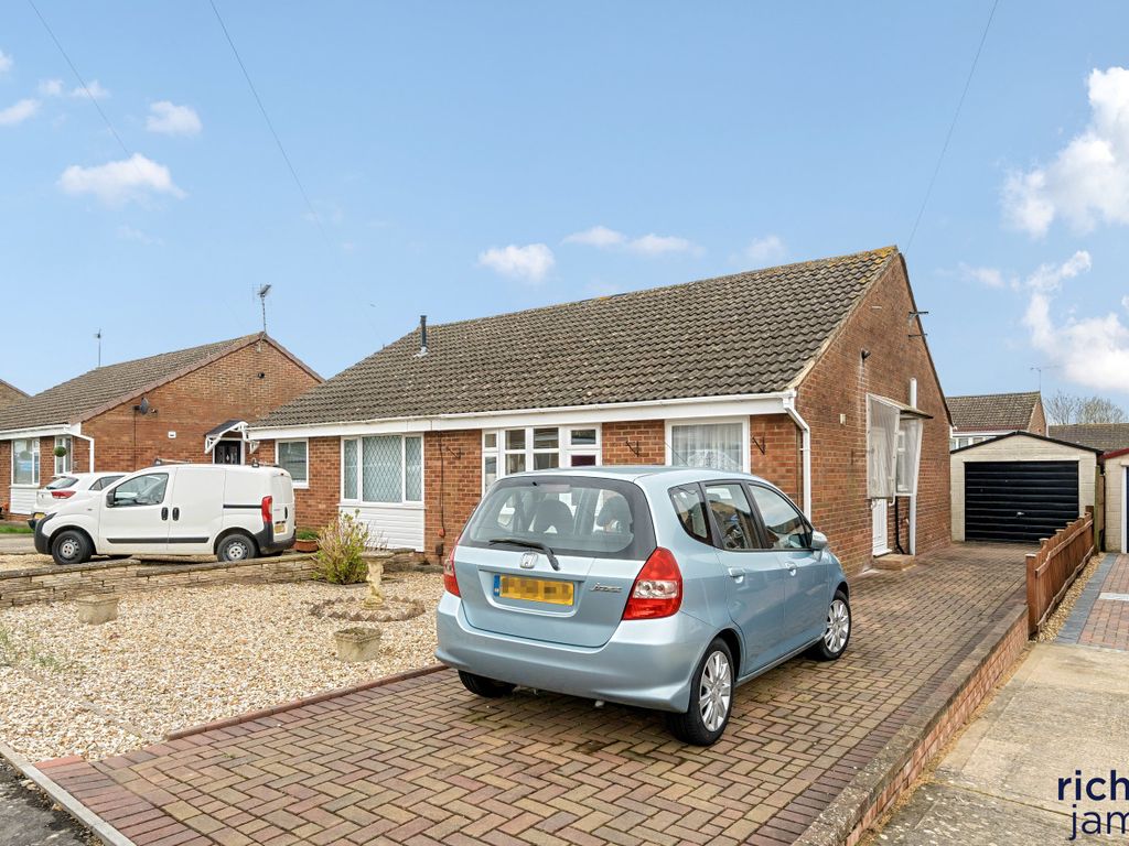 2 bed bungalow for sale in Coleridge Close, Royal Wootton Bassett SN4