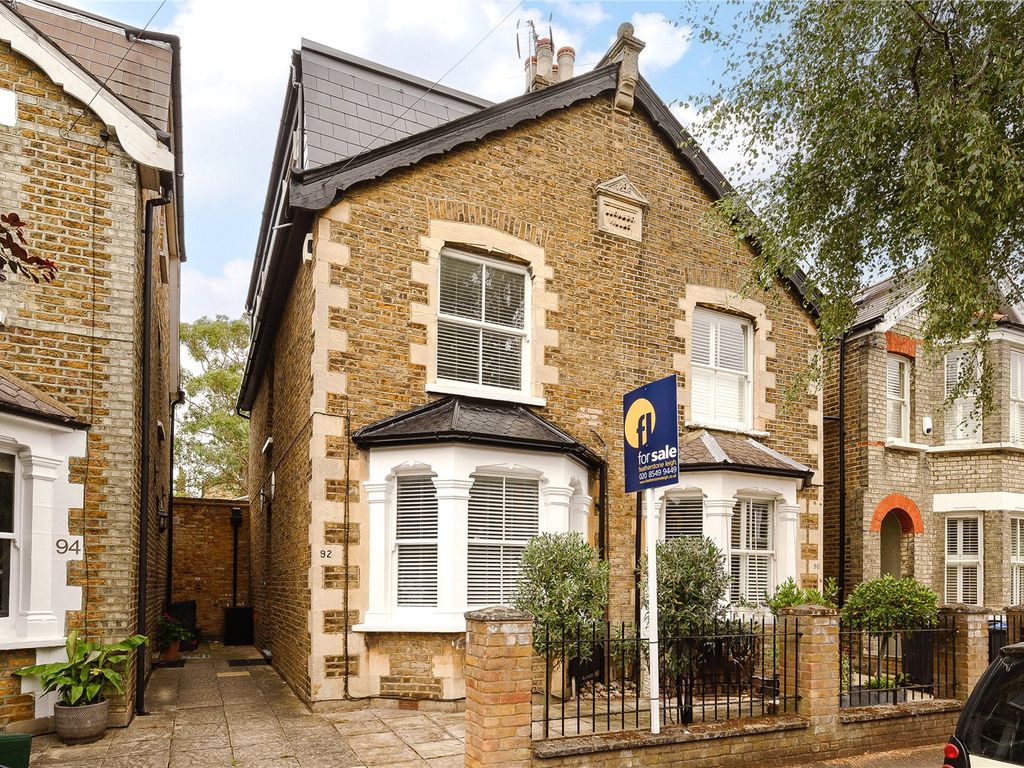 4 bed semidetached house for sale in Clifton Road, Kingston Upon
