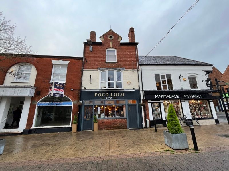 Commercial property to let in Castle Street, Hinckley, Leicestershire