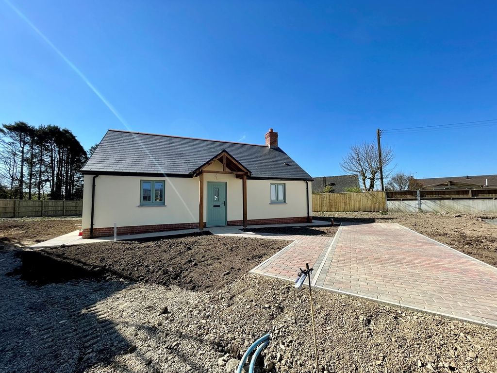 New home, 3 bed detached bungalow for sale in Golwg Y Goch, Rosebush, Clynderwen SA66 Zoopla