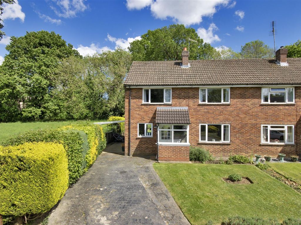 3 bed semidetached house for sale in Riding Park, Hildenborough