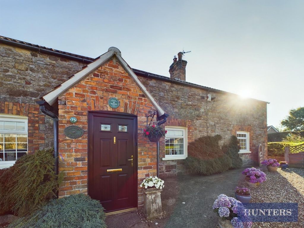 3 bed link detached house for sale in Osgodby Lane, Scarborough YO11, £