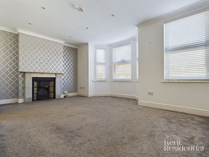 2 bed flat to rent in Florence Road, Maidstone ME16, £1,200 pcm Zoopla