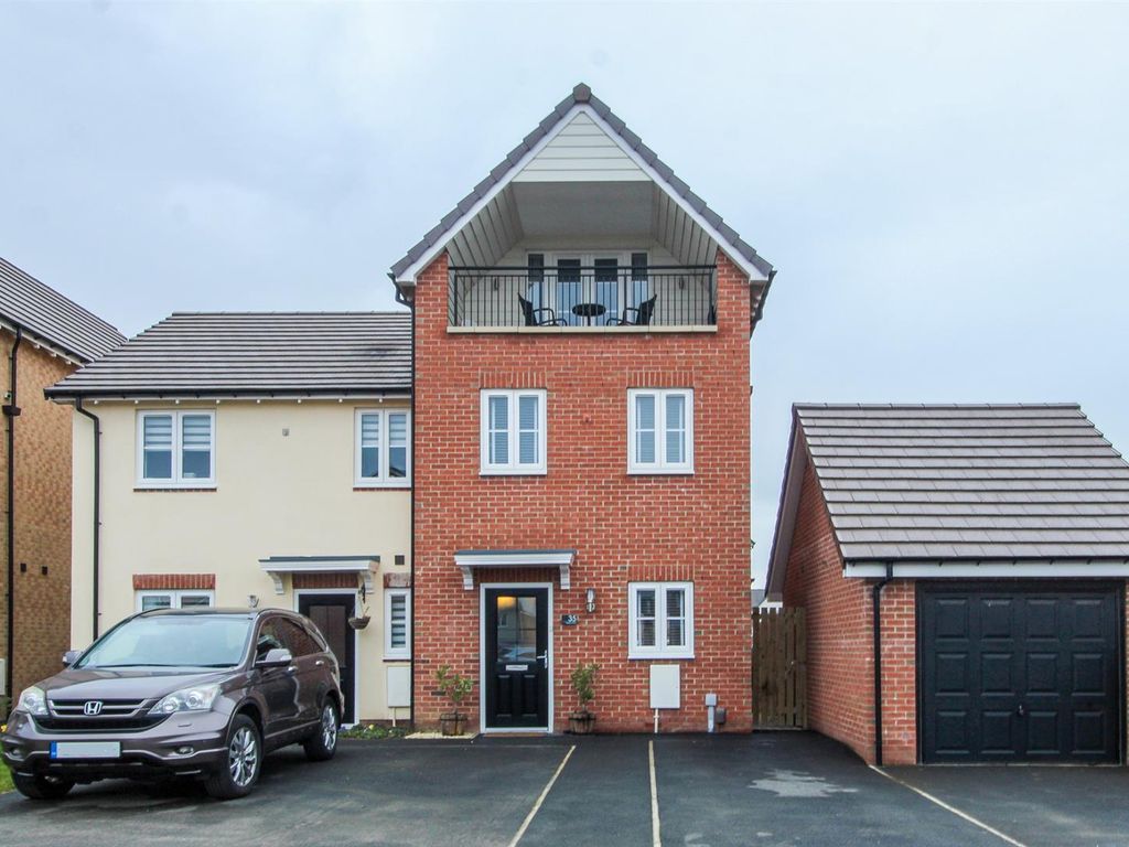 3 bed semidetached house for sale in Wakley Street, Castleford WF10