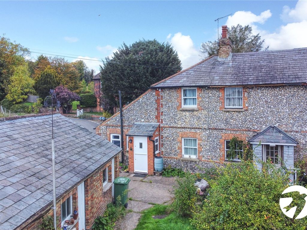 2 bed end terrace house for sale in High Street, Shoreham, Sevenoaks