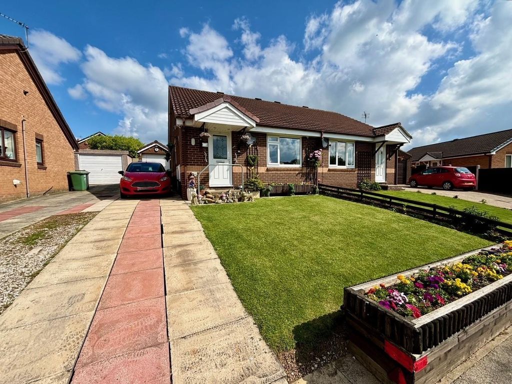 2 bed semidetached bungalow for sale in Parlington Meadow, Barwick In Elmet, Leeds LS15, £