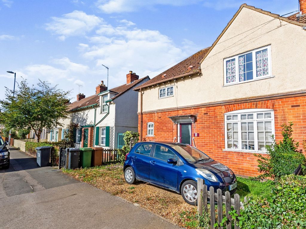 Broadway, Wellingborough NN8