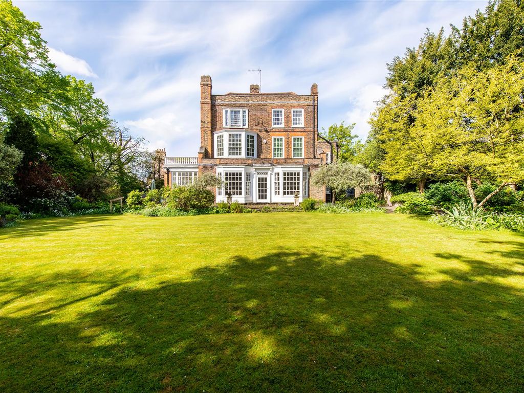 Squires Mount, Hampstead, London NW3  