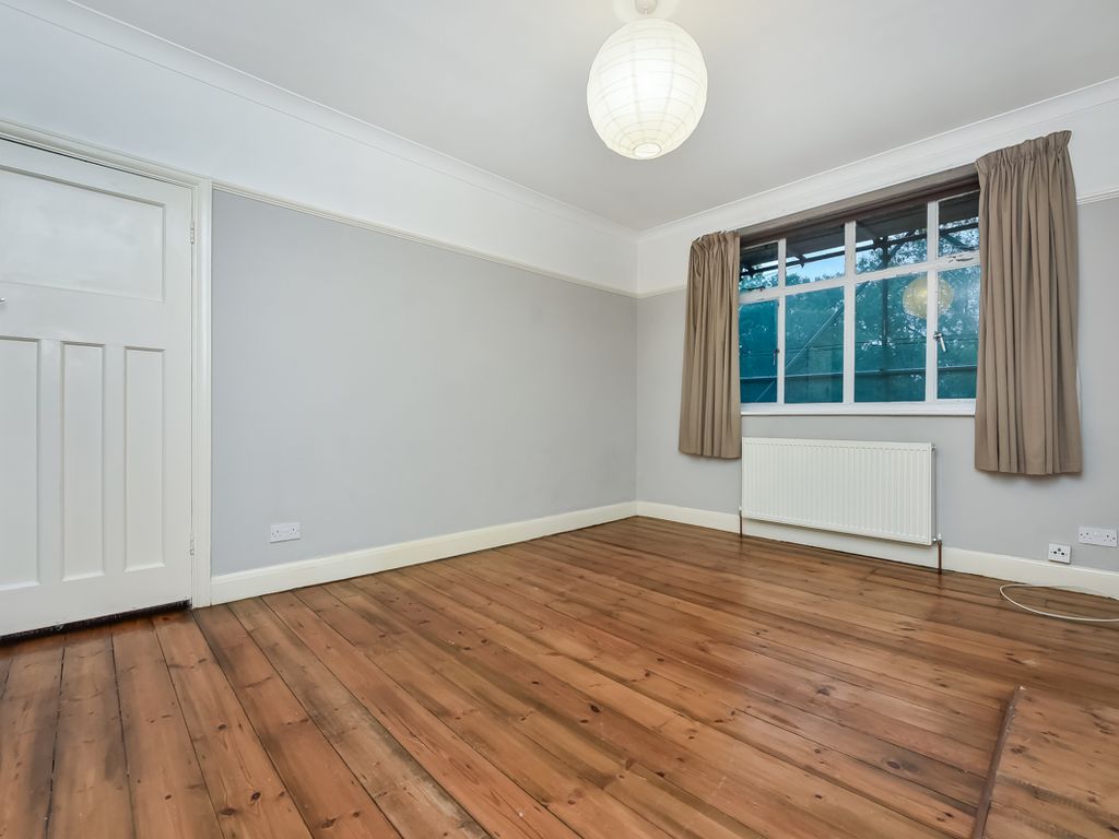 2 bed flat to rent in Haslemere Road, Crouch End, London N8, £2,200 pcm